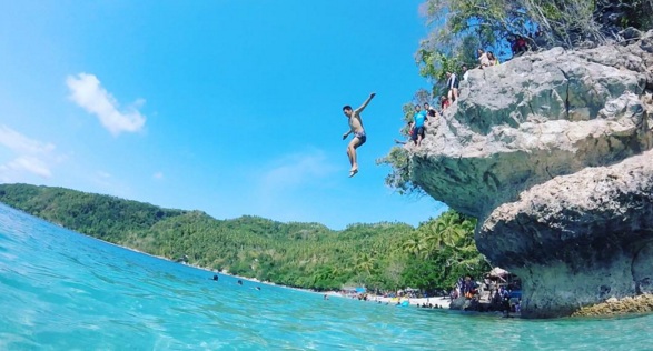 the-best-cliff-diving-spots-in-the-philippines