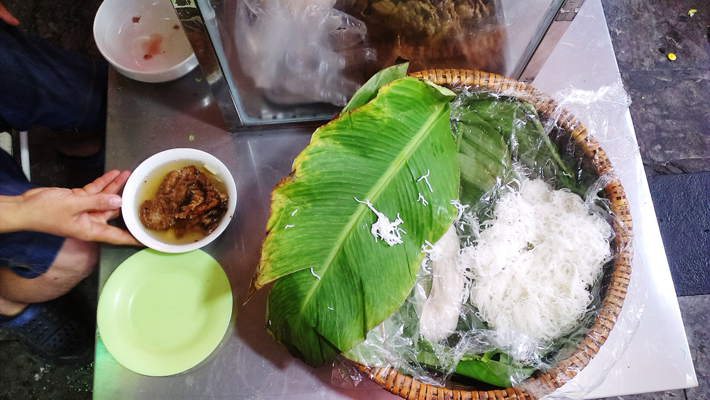 Love and bún chả in Hanoi