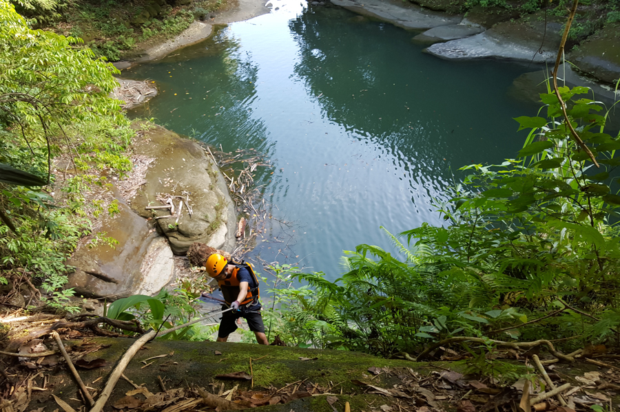 canyoning-in-samar-via-www-traveling-up-com
